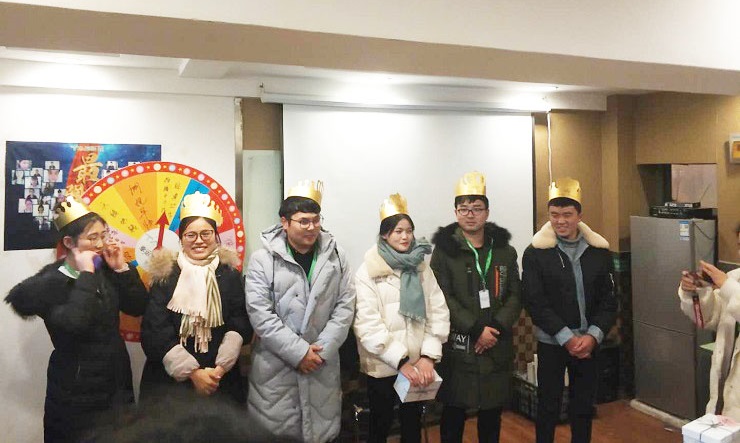 平安夜&圣誕節(jié)，塔孜給小伙伴們“交換禮物、傳遞真情”